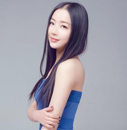 2023女生中长直发流行发型及颜色