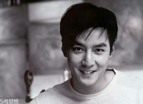 男士不同年龄怎么选香水 更好散发你的男人魅力