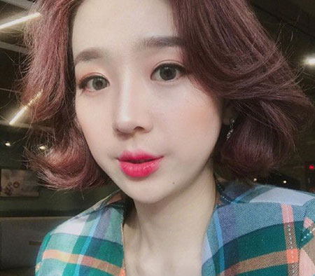 女生露额短发 气质逼人更清爽