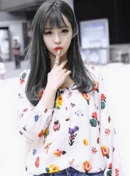 长脸女生适合什么发型？有刘海发型修颜又减龄