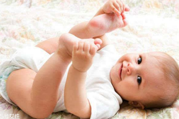 想要宝宝腿型好看怎么办 注意这些坏习惯 怎样让宝宝长出漂亮的美腿