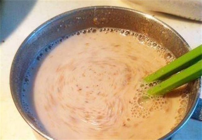 自己在家怎样用牛奶做奶茶 
