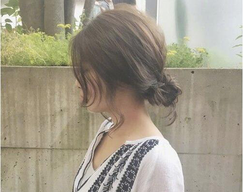 好看又时髦最近流行的短发扎发造型