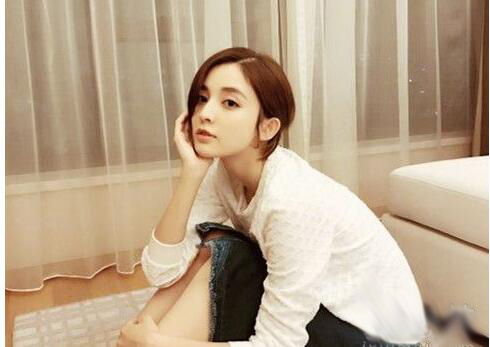 女生额头高适合什么发型 关于脸型与发型的搭配技巧