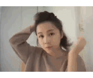 秋冬完美丸子头扎法 只需两根皮筋就够了