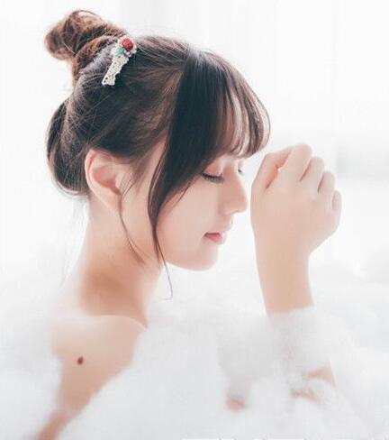 夏季女生潮爆的丸子头发型大全