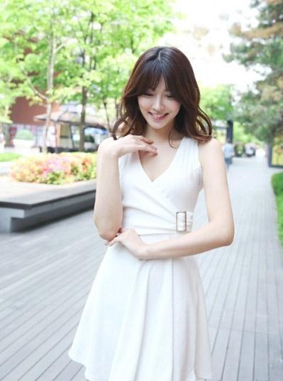 韩版白色连衣裙 穿出性感穿出女人味