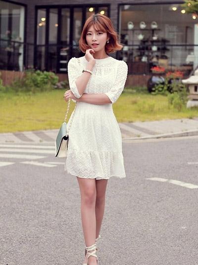 韩版白色连衣裙穿搭示范 夏天就爱仙女风