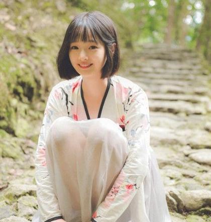 圆脸妹子适合什么发型 修颜瘦脸的发型圆脸女生必备