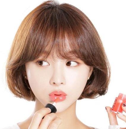 圆脸妹子适合什么发型 修颜瘦脸的发型圆脸女生必备