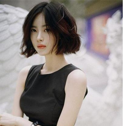 圆脸减龄短发发型 清新瘦脸的中短发更娇嫩可人