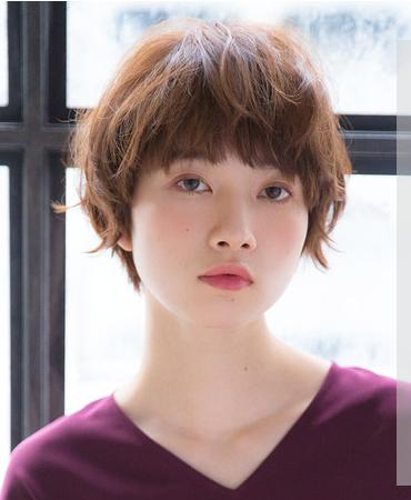 圆脸什么发型显脸瘦 8款甜美超显瘦的圆脸发型