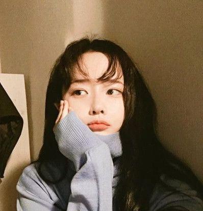 圆脸适合什么中长发型 圆脸显瘦发型甜美更女神