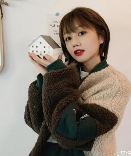 氛围感美女发型 2020最流行的发型