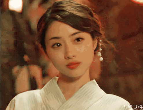 氛围感美女发型 2020最流行的发型