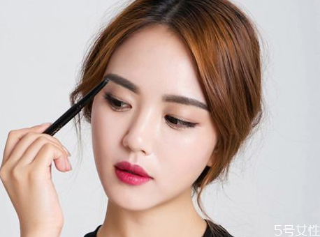染眉胶是干什么的 眉胶和染眉膏的区别