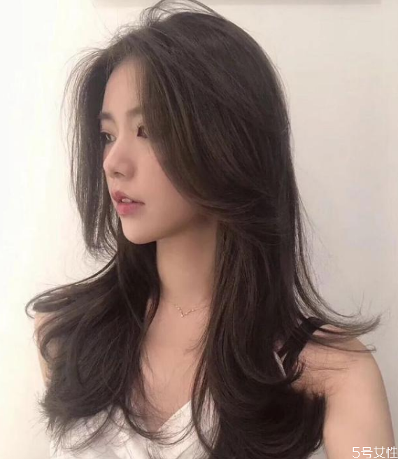 氛围感美女发型 2020最流行的发型