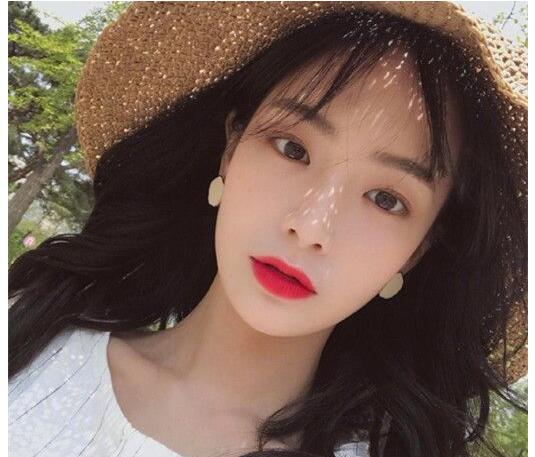 黑色长发烫什么卷好看 2024年好看的黑色长发发型