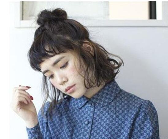 今年最流行的短发扎发发型