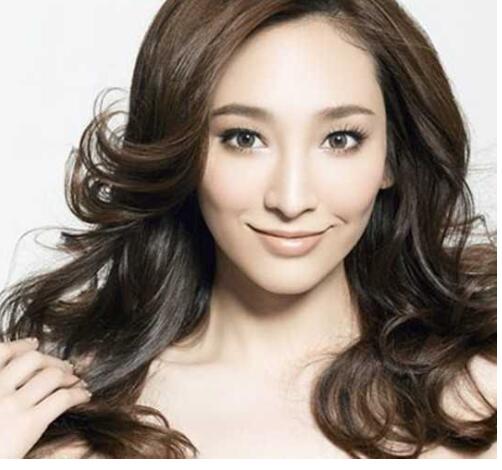 黑色长发烫什么卷好看 2024年好看的黑色长发发型