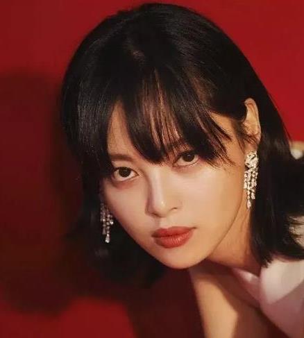 女生圆脸适合什么发型，大圆脸剪什么样的发型好看