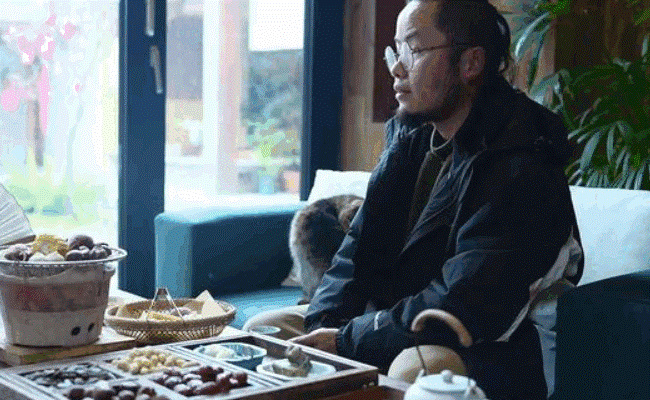 年轻人为何争当“过年主理人” 