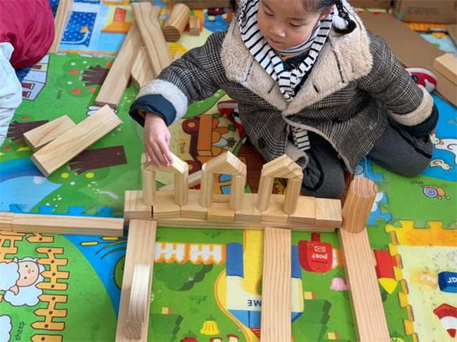 孩子喜欢垒高和建构是什么原因 