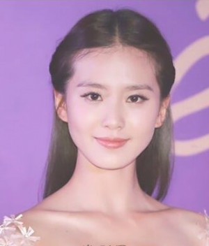优雅女生甜美公主头发型  约会必备发型