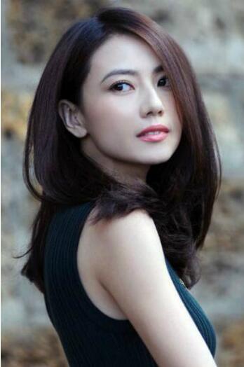 2024时髦女生中长发发型