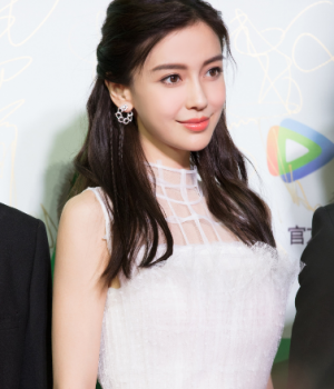 优雅女生甜美公主头发型  约会必备发型