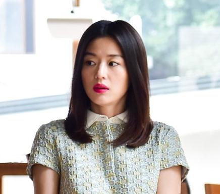 韩剧女王都剪短发了 金泰熙时尚干练短发