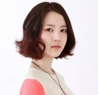 微胖女孩适合什么发型 优雅甜美荷叶头发型是首选