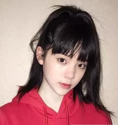 职场女性最新流行一根马尾发型 正装和礼服都hold住