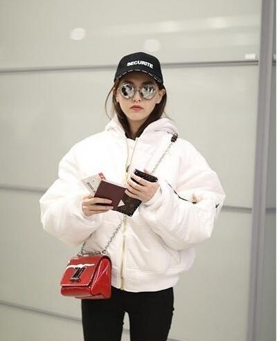 戴棒球帽适合的发型大全 让你美的冒泡