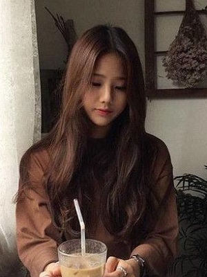 什么发型好打理又好看  中长发很撩人
