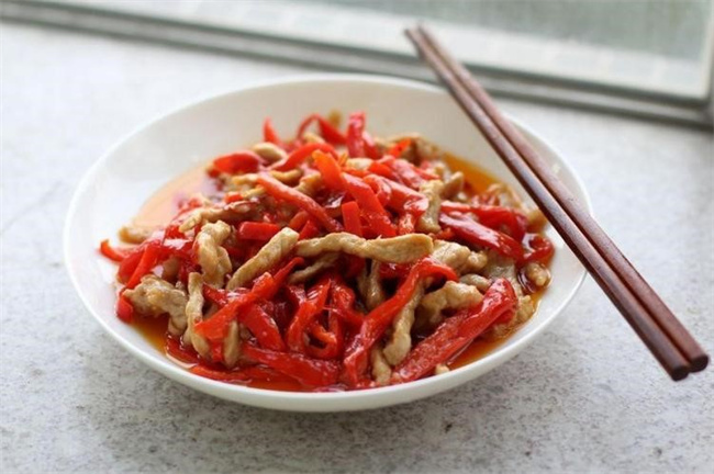 辣椒酱肉丝怎么做好吃 