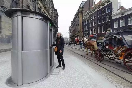 荷兰人的公厕会隐身，姑娘你被惊呆到了吗