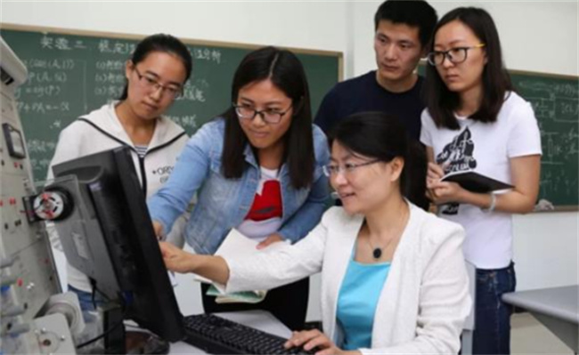 学生联名举报导师背后 导生关系为何出现异化 