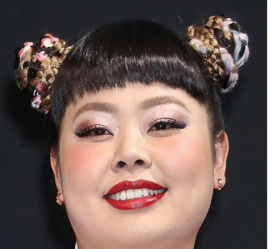 有人扎哪吒头出门吗?短发怎么扎哪吒头图解