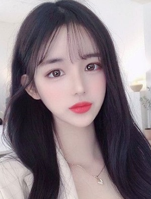 头发太蓬松适合剪什么发型