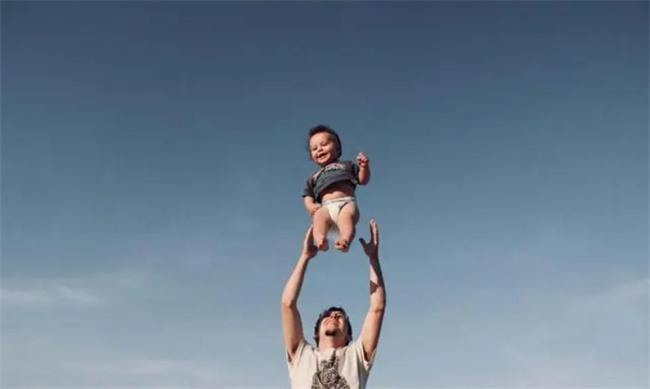 来报恩的孩子身上会有什么明显特征吗 