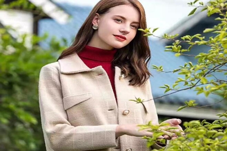 秋冬女生怎样穿搭好看，这几款百搭秋冬款随性又大气