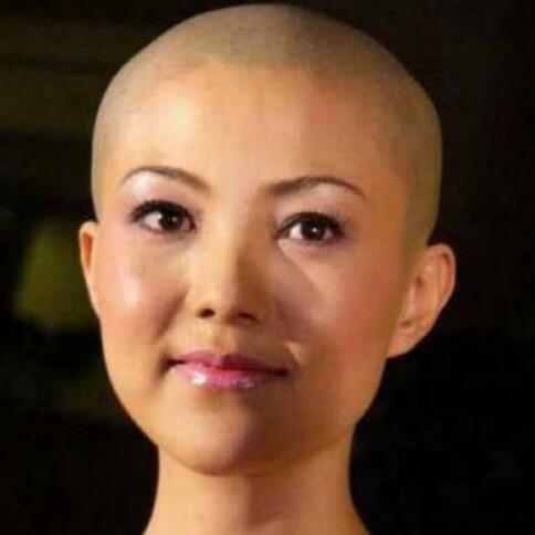 剃了光头的女人都后悔  女人剃光头的新故事