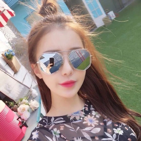 半丸子头发型 时髦女孩都在扎的一款发型
