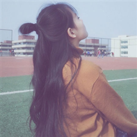 半丸子头发型 时髦女孩都在扎的一款发型