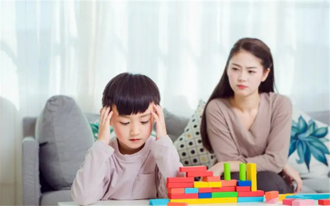 动不动就哭的孩子怎么教育 