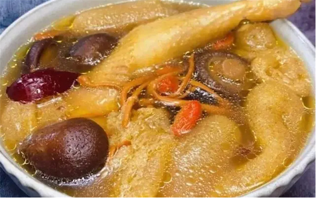 竹荪鸡汤怎么做，竹荪鸡汤的功效 