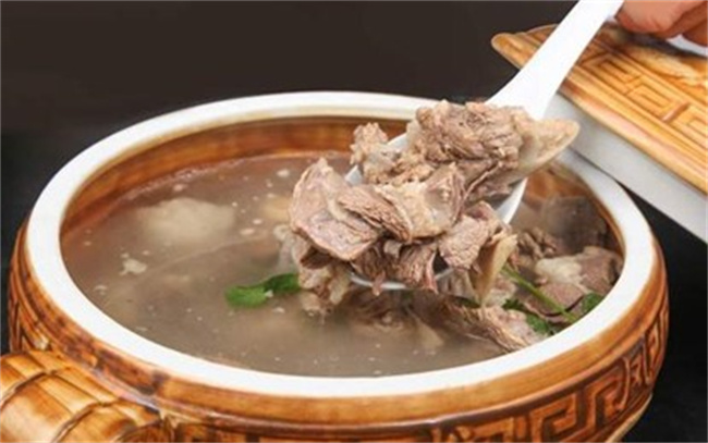 做羊肉放什么去腥还能增加香味呢 