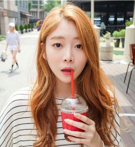 让你秒变高颜值美女的中长卷发发型