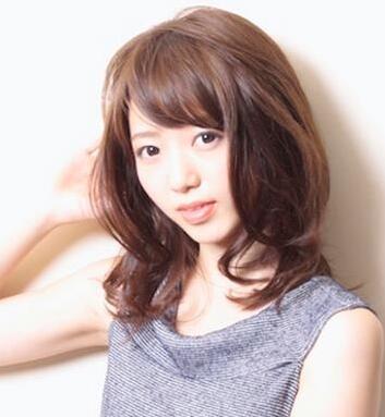 长脸脸大女生适合的女生发型